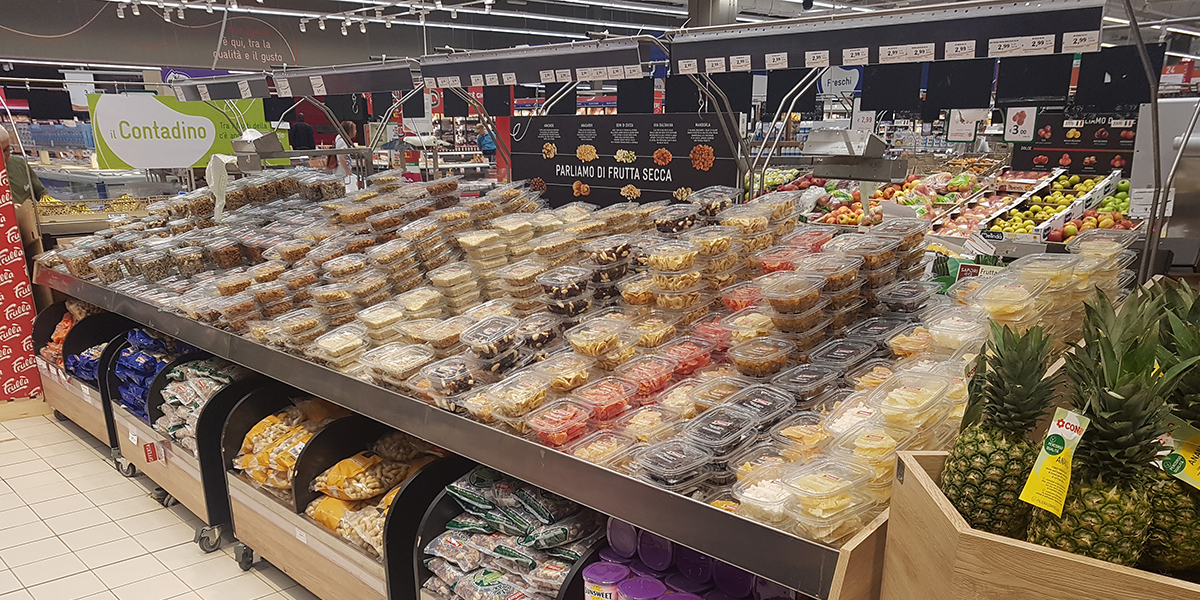 La frutta secca è indispensabile e si candida come bene di prima necessità